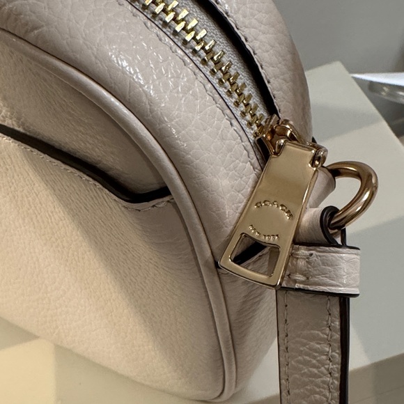 Coach Jamie Crossbody Bag with Gold Hardware and Cream Leather - Picture 6 of 11